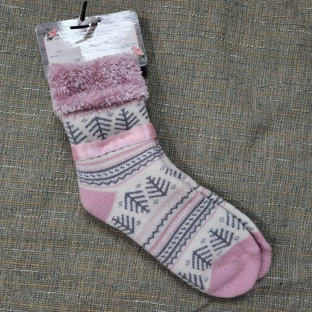 NWT Aromatsone Womens 6-10 1 Pair Fair isle Trees Socks Rose Scented